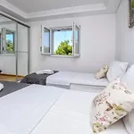 Silvana 로고즈니차