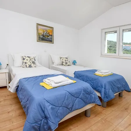 Silvana * Rogoznica (Sibenik-Knin)