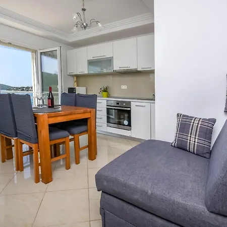 Apartments Silvana Rogoznica (Sibenik-Knin)