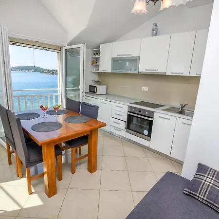 Silvana * Rogoznica (Sibenik-Knin)