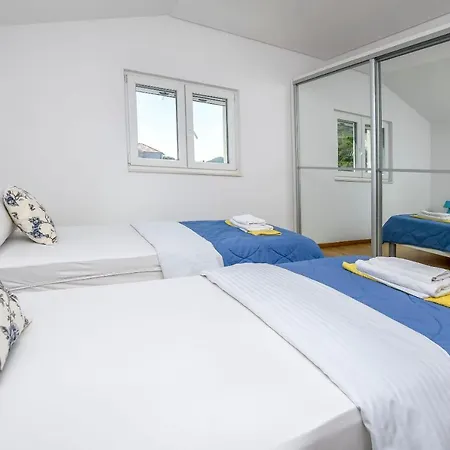 Apartments Silvana Rogoznica (Sibenik-Knin)