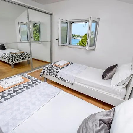 Silvana Rogoznica (Sibenik-Knin)