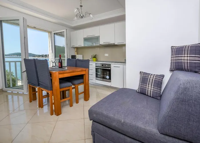 Apartments Silvana Rogoznica (Sibenik-Knin)