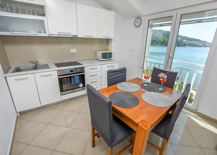 Silvana Rogoznica (Sibenik-Knin)