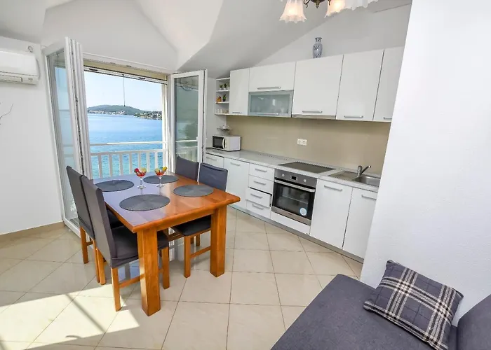 Silvana * Rogoznica (Sibenik-Knin)