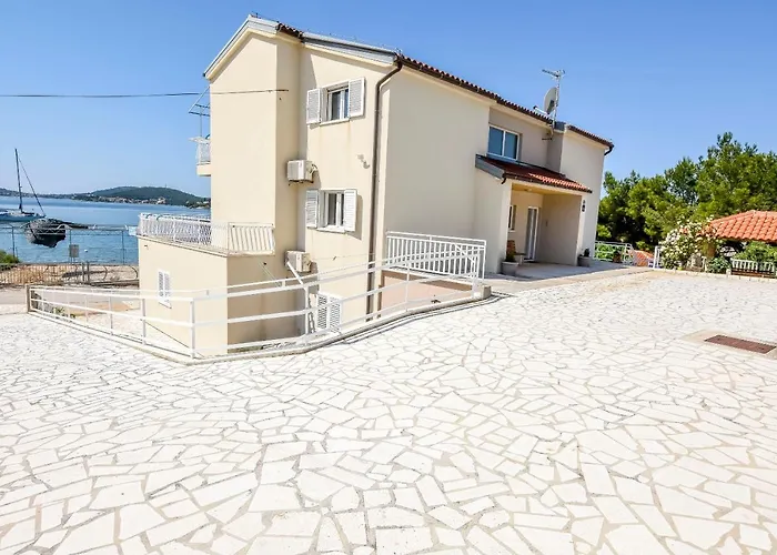 Silvana Rogoznica (Sibenik-Knin)