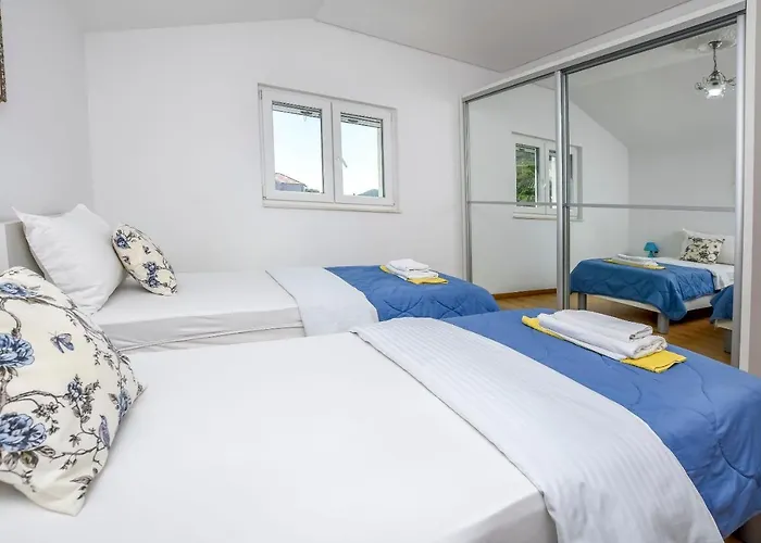 Apartments Silvana Rogoznica (Sibenik-Knin)