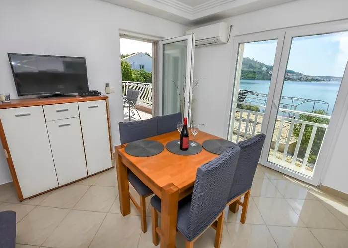 Silvana * Rogoznica (Sibenik-Knin)