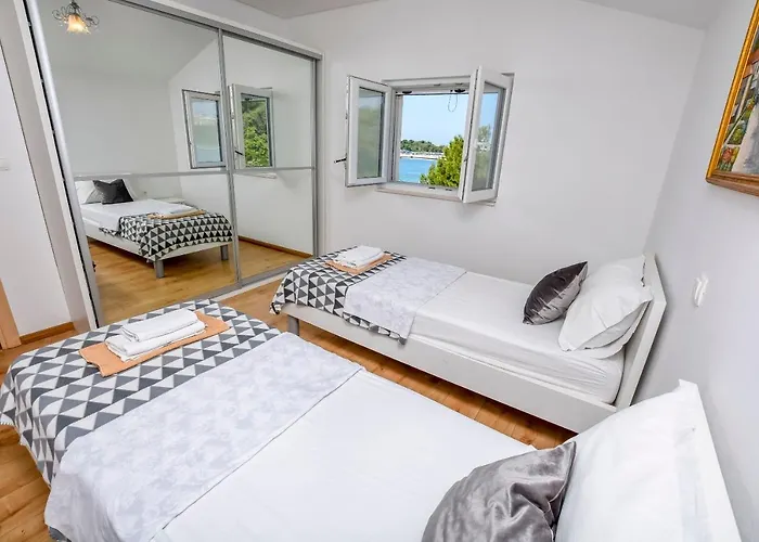 Silvana Rogoznica (Sibenik-Knin)